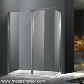 Moderni kävelijä suihkukaapissa, jossa pylväsovi ja tukipalkki