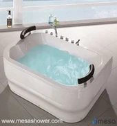 Suuri nelikulmainen kaksinkertainen poreallas hierova kylpyamme